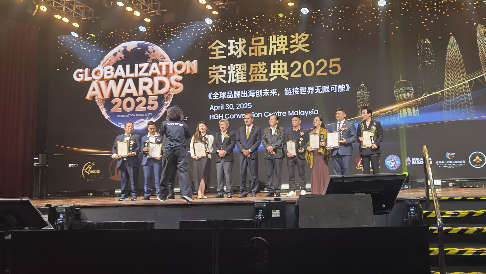 乐竞APP下载入口家居荣获2025国际健康睡眠科技金奖 科技睡眠方案闪耀马来西亚荣耀盛典